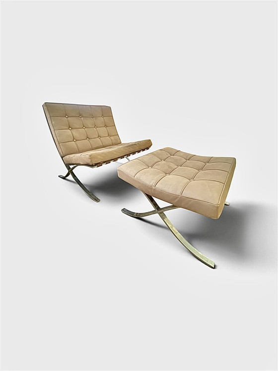Armchair “Barcelona” Ludwig Mies Van der Rohe, Italian edition 1970s, Leather, Chrome, Beige (photo 2 of 7)