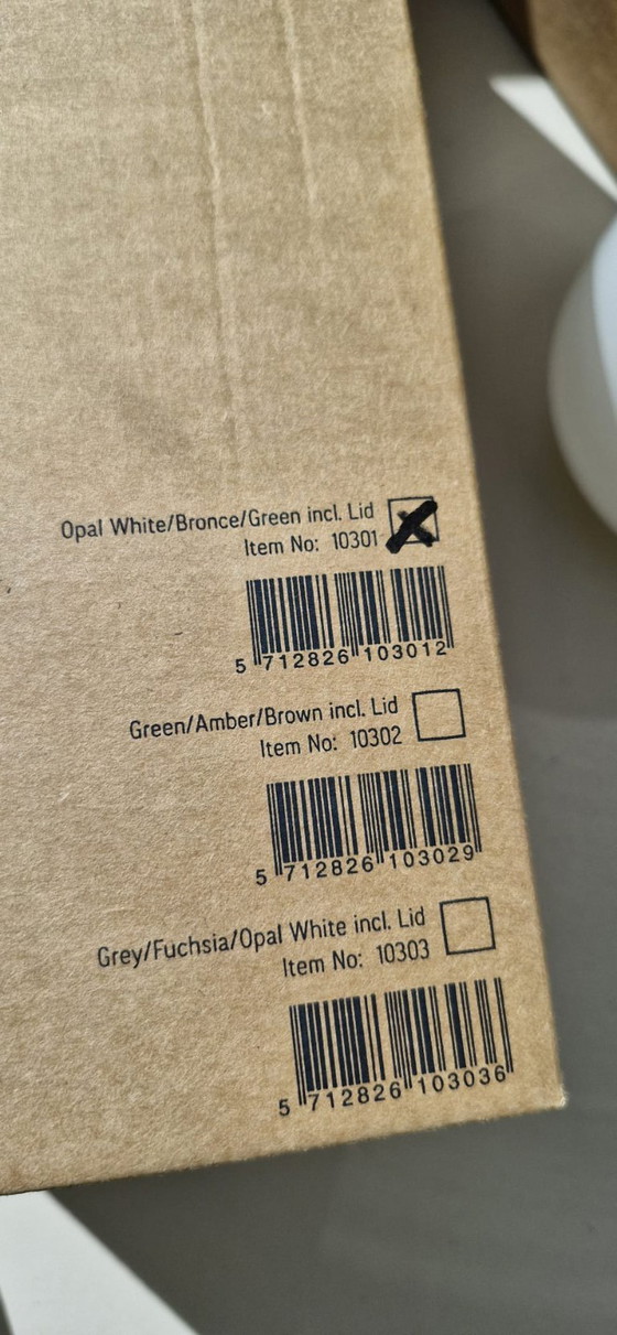 Image 1 of Pi-No-Pi-No Vase von New Works