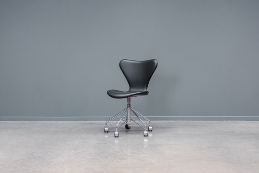 Chaise de bureau Série 7