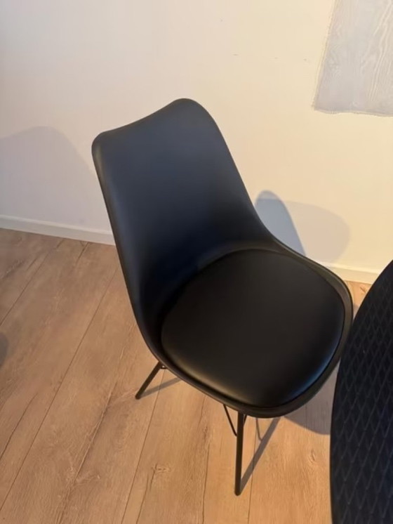 Image 1 of TAVOLO DA PRANZO ROTONDO NERO 120 CM