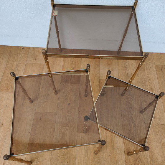 Image 1 of Tables gigognes de style Régence, imitation bambou, style Hollywood vintage.