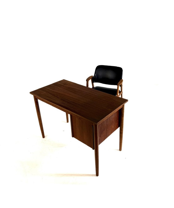 Image 1 of Dänischer Schreibtisch aus Teakholz, 1960er Jahre