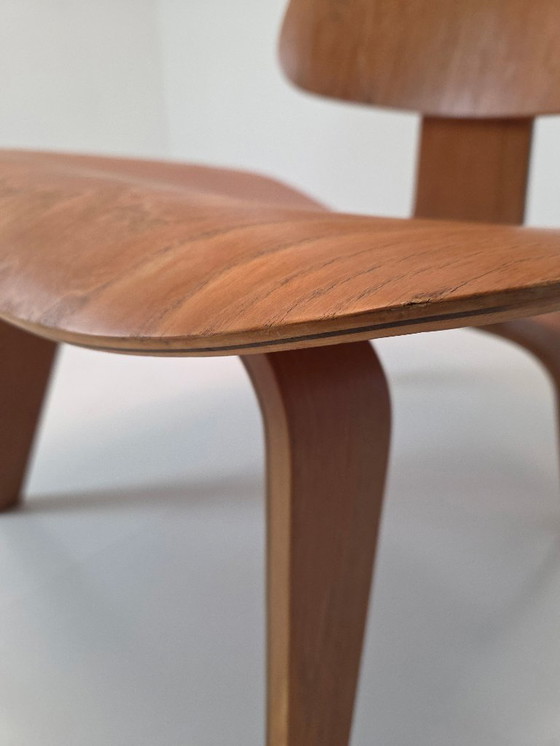 Image 1 of Charles & Ray Eames – Fauteuil lounge LCW en bois (modèle transitionnel)