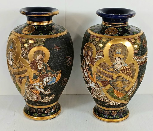 Coppia di vasi Satsuma del periodo Meiji firmati Niiyama da 33 cm, con perizia ufficiale.