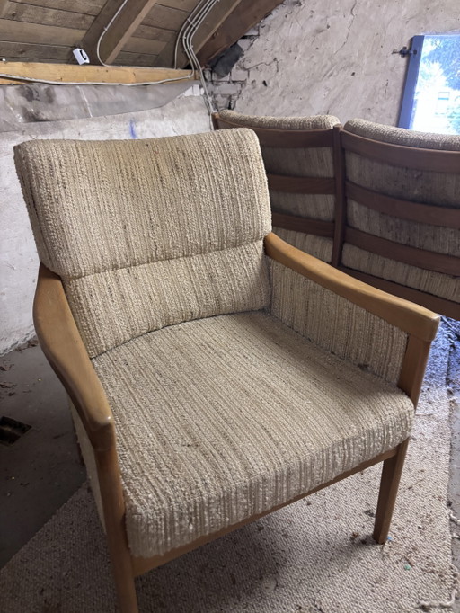 2 fauteuils et 2 canapés deux places de style milieu du siècle