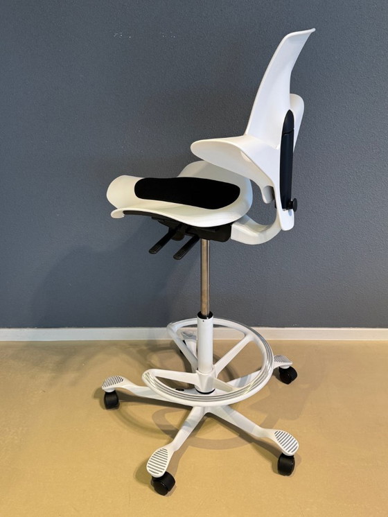 Image 1 of HAG Capisco Pulse con anillo de pie