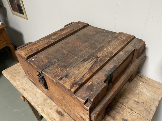 Antiek kist € 62,50 – Opbergkast, Metal, Wood (photo 3 of 5)