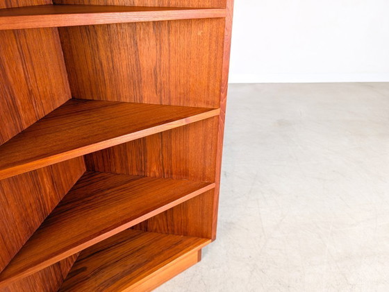 Image 1 of Libreria a scaffale angolare del Midcentury in teak design danese vintage 1960