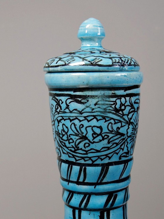 Image 1 of Vase couvert ou jarre Persane poterie glacée Iznik turquoise peinte vintage