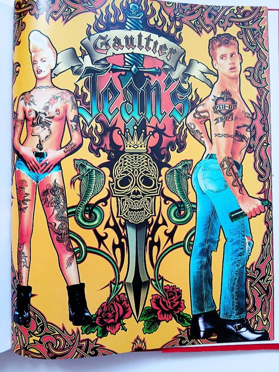 Image 1 of (W027) Moda del siglo XX: La historia visual de la moda en la publicidad
