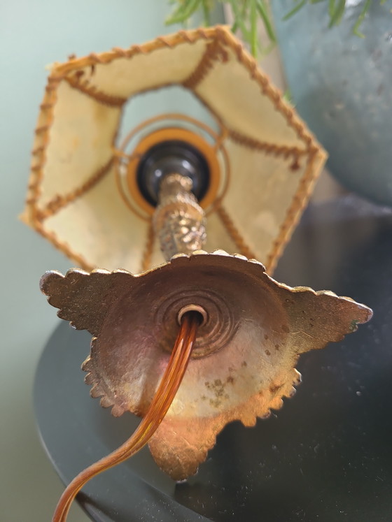 Image 1 of Lampada da tavolo vintage con coperchio e cappello da lampada