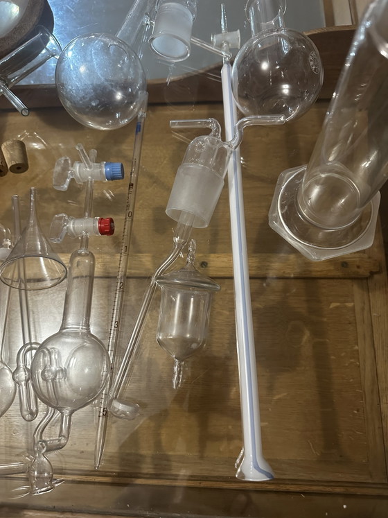 Image 1 of Konvolut antiker chemischer Glaselemente für ein Kuriositätenkabinett