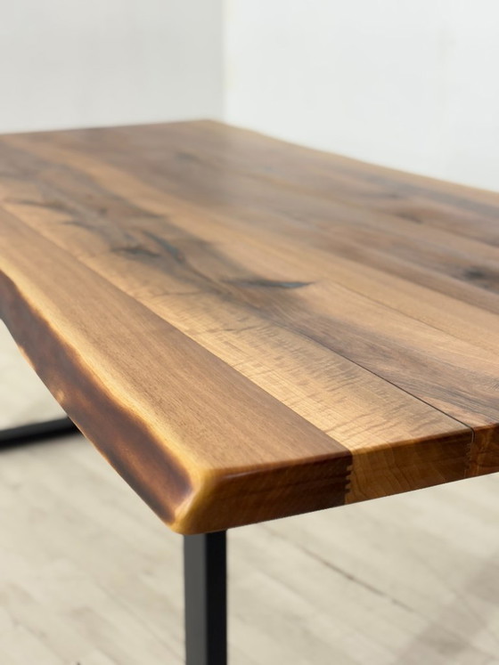 Massief houten eettafel van walnoothout / Tafel / Eettafel / Vergadertafel / Woonkamertafel / 220 cm breed (photo 11 of 13)