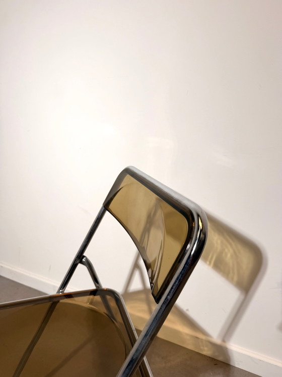 Image 1 of Silla plegable de cromo y acrílico