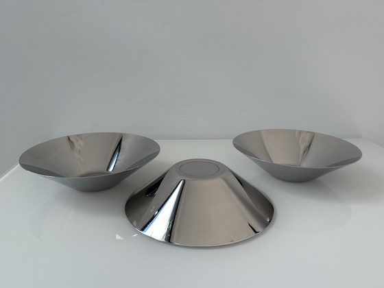 Image 1 of Ensemble de trois bols coniques en acier inoxydable