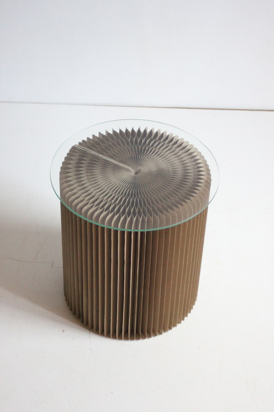 Image 1 of Tavolino pieghevole in cartone con piano in vetro, anni '70