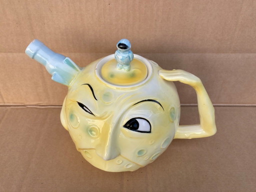 Collector's item tea/coffee pot - 1950s vintage - A true rarity for Christmas