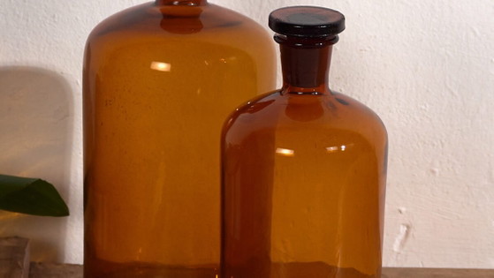 Antique apothecary bottles (c.1920). Set of 2 pieces #63 – Decorative Objects, Glass (photo 3 of 10)
