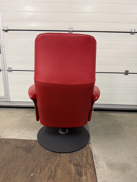 Image 1 of Poltrona reclinabile Jori Symphony Konia in pelle rossa, taglia Mini, modello Mono-move, recentissima.