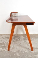 Scrivania dal design vintage in teak