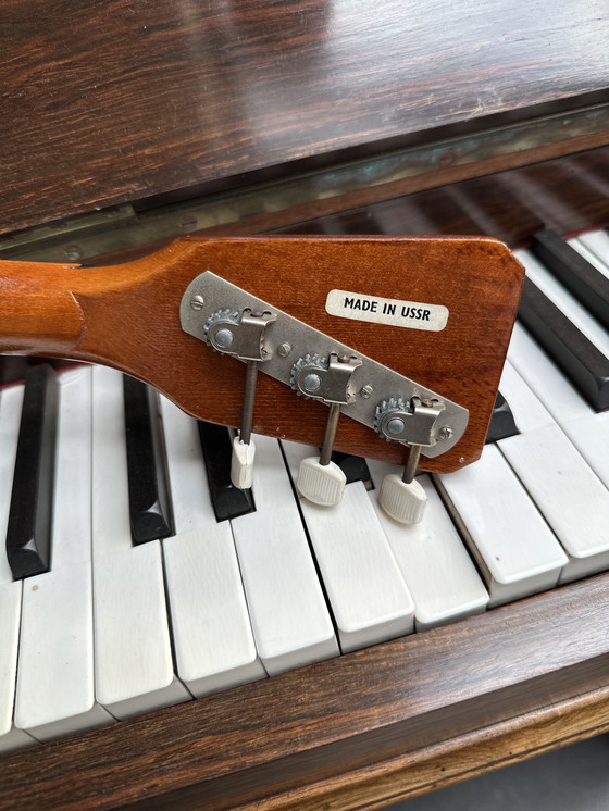 Image 1 of Vintage Balalaika – Gemaakt in de USSR – Folksnaarinstrument uit het Sovjettijdperk