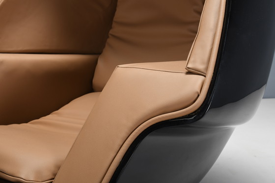 Image 1 of Poltrona a uovo stereo originale Lee West &#39;Alpha&#39; degli anni &#39;70, in fibra di vetro nera e pelle