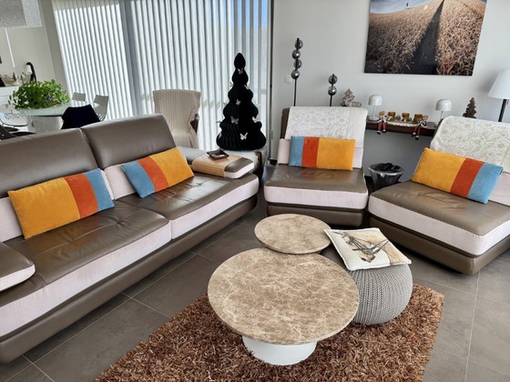 Image 1 of Divani componibili (3 posti + 2 posti singoli) in pelle e tessuto