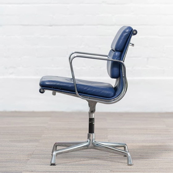 Image 1 of Vitra Ea208 Soft Pad Vergaderstoel