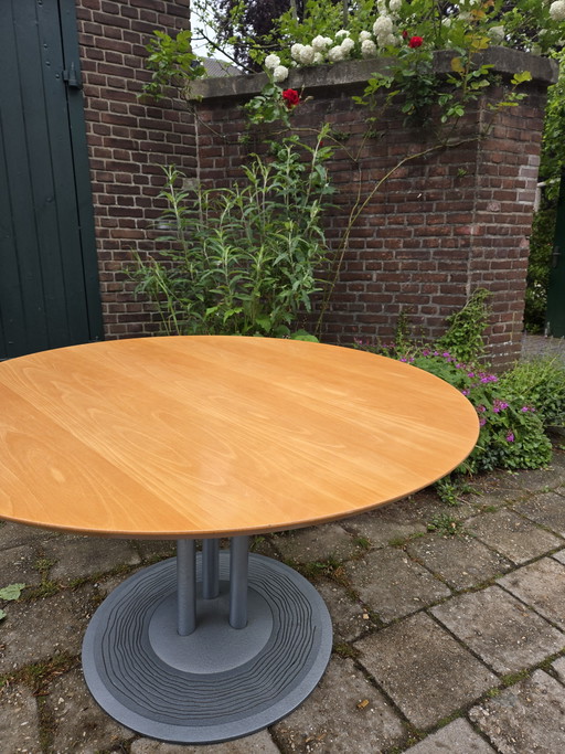 Leolux trias ronde design eettafel Hugo de Ruiter jaren 90