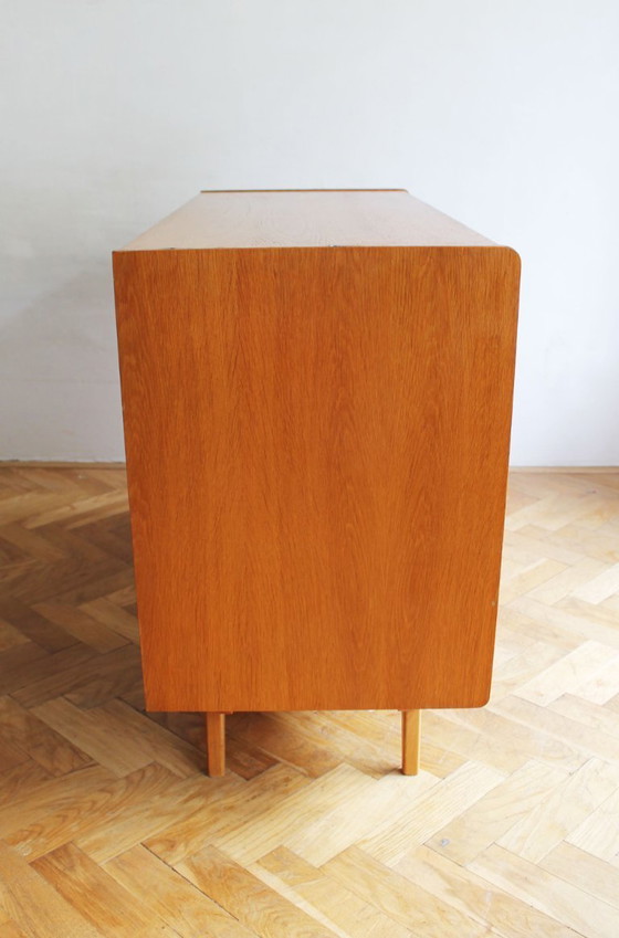 Image 1 of Origineel Tsjechisch dressoir uit de jaren 60 van Jiří Jiroutek