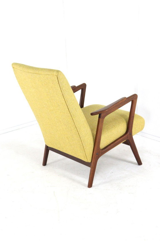 Image 1 of Poltrona vintage 'Hoekschewaard' recentemente rivestita