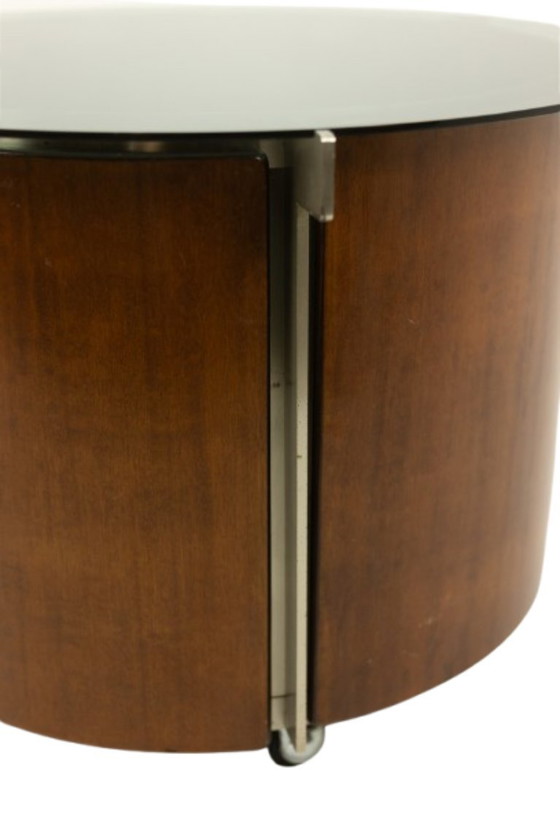 Image 1 of Eugenio Gerli, voor Tecno. Ronde salontafel met geïntegreerde bar. Circa 1960.