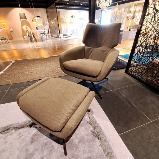 Sillón Leolux Lloyd Plus con reposapiés