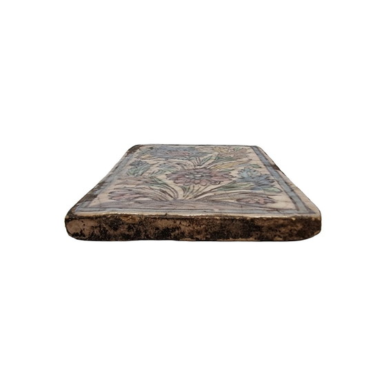 Image 1 of Ancien carreau persan en majolique avec des fleurs, vers 1900