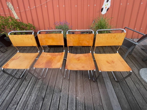 Thonet S 33 - Der Designklassiker von Mart Stam aus Büffelleder