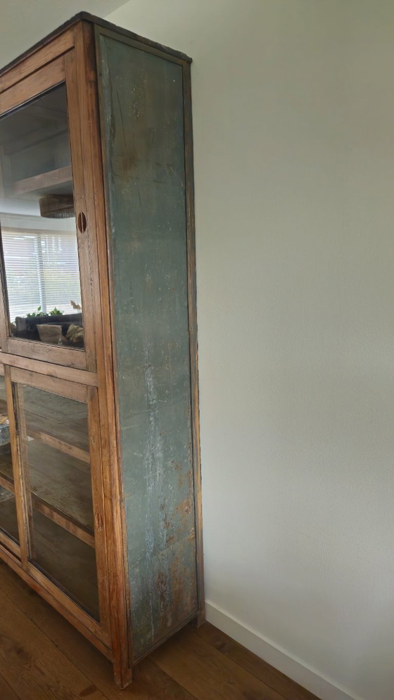 Display cabinet / shop cabinet / storage cabinet – Wood (photo 3 of 7)