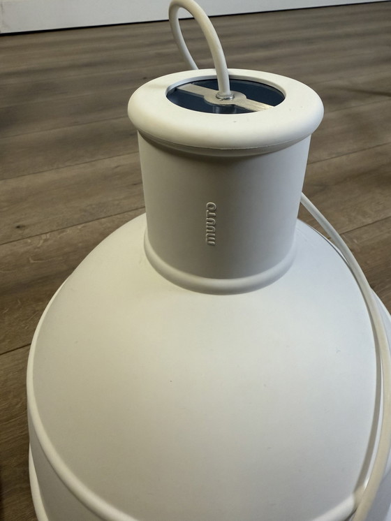 Image 1 of Lampade a sospensione Muuto (grigio scuro, grigio chiaro, bianco)