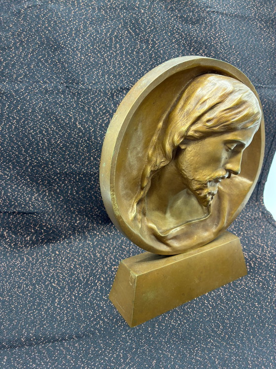 Medallion-shaped sculpture – Bronze Christ, signed Susse Frères Publishers, Paris (photo 2 of 6)