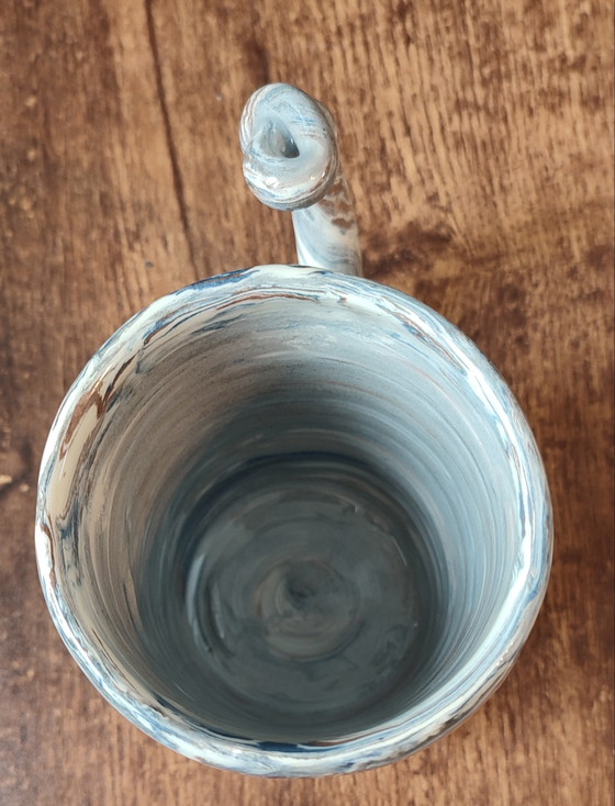 Image 1 of Handcrafted ceramic mug with marbled decoration, one of a kind.