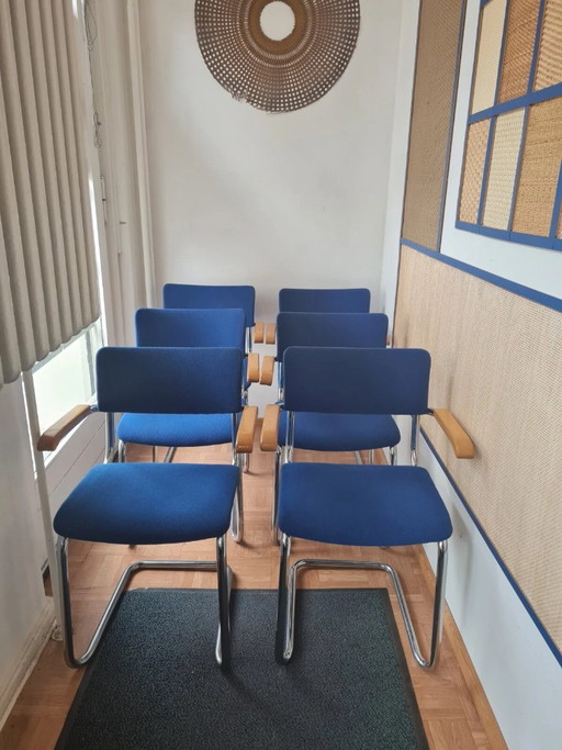 6 Originale Thonet S 43 Armlehn-Freischwinger von Mart Stam – blau, stapelbar