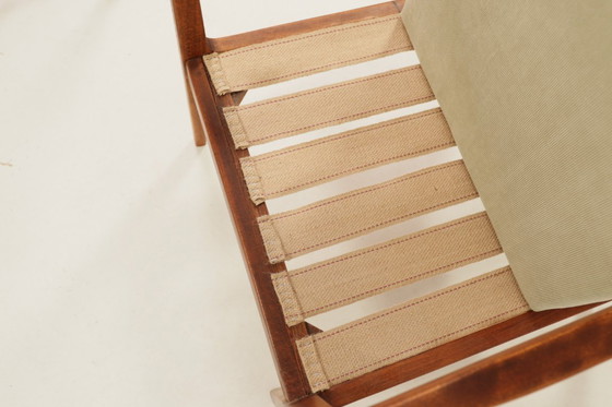 Image 1 of Poltrona vintage in velluto a coste color oliva con struttura in legno, design moderno di metà secolo, 1970