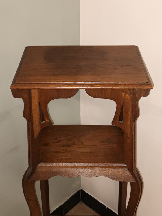 Image 1 of Antiker Pflanzentisch aus Holz