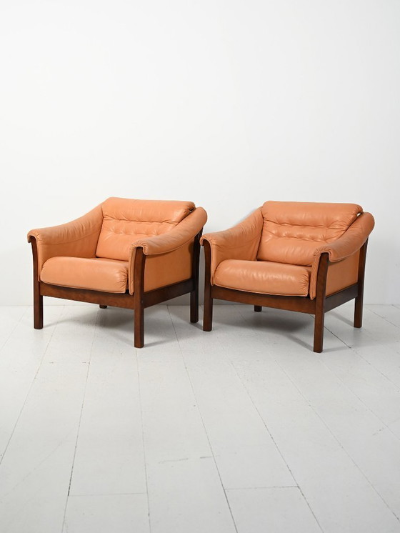 Image 1 of Een paar Scandinavische leren fauteuils uit de jaren 50.