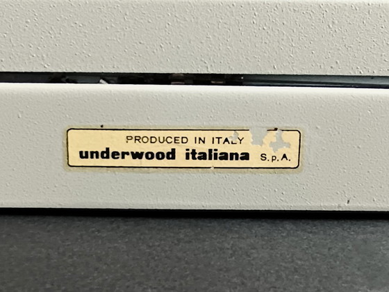 Image 1 of Underwood 18, La macchina da scrivere italiana (1966) restaurata