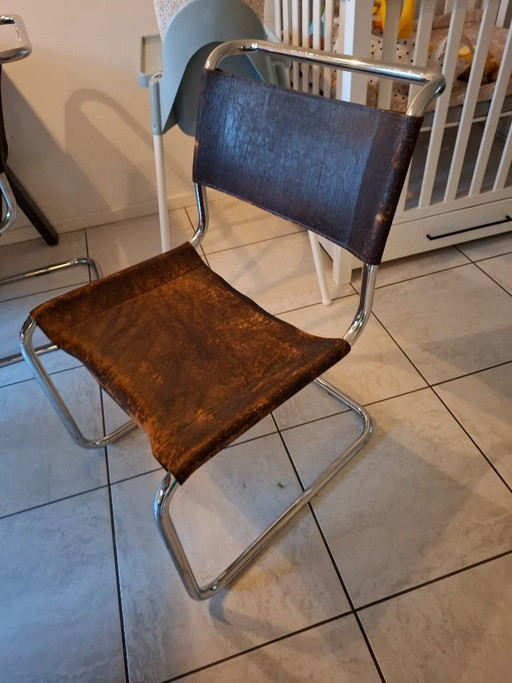5 sedie vintage in stile Bauhaus con struttura tubolare e rivestimento in pelle