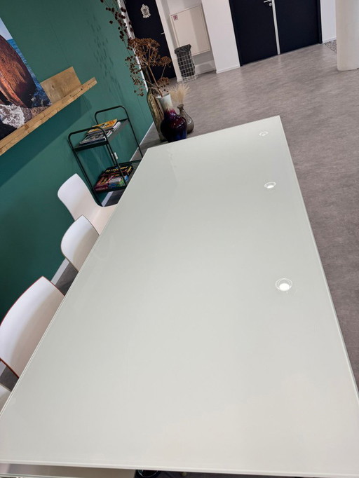 3x Techno Nomos dining table