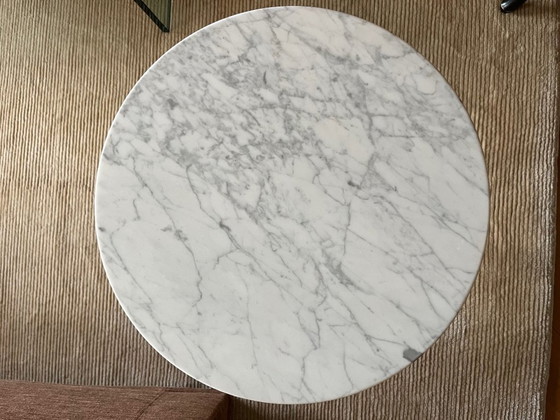 Image 1 of Marmeren Tulip bijzettafel, Saarinen/Knoll met Arkana voet.