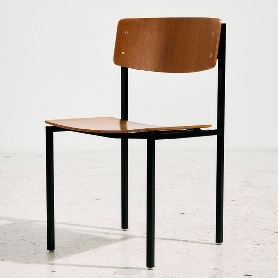 Image 1 of MK11233 Stuhl aus Teakholz auf Metallgestell