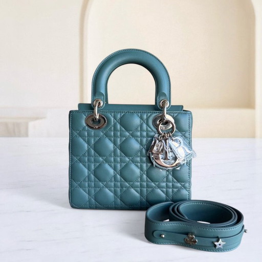 DIOR LADY SMALL FLAP - CANNAGE LAMSLEER GROEN MET GOUDEN BESLAG EN BEDELTJES