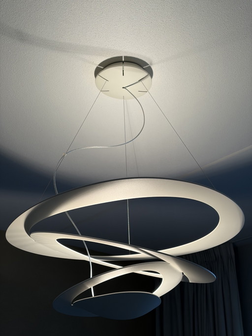 Artemisia Pirce 69 cm – Artemide, hanglampen, Aluminium